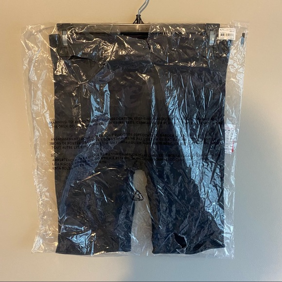 NWT Spanx Look At Me Now Black Camo Bike Shorts - Picture 3 of 3